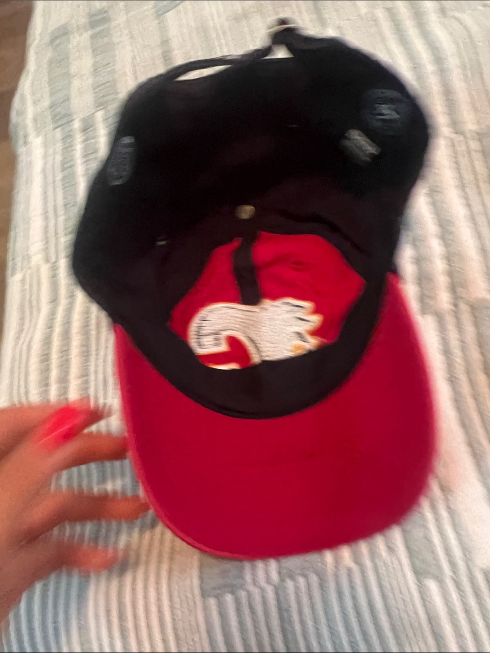 Calgary flames hat - Picture 3 of 5